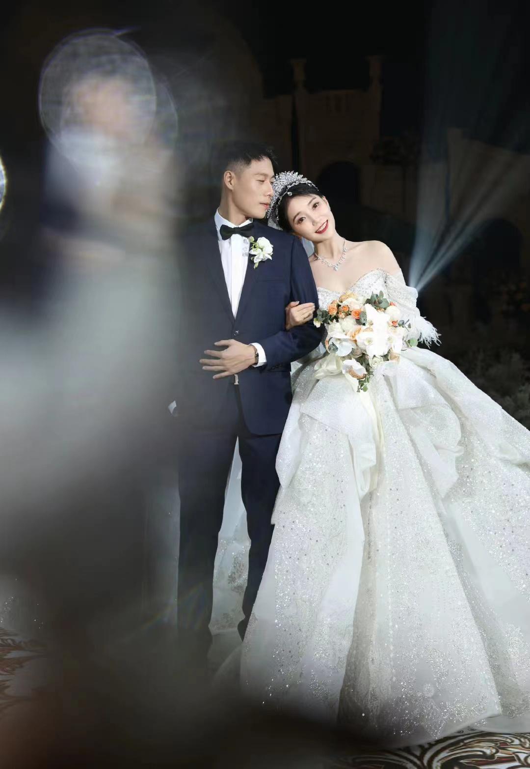 李杰的《爱情》歌词，李杰爱情歌词
